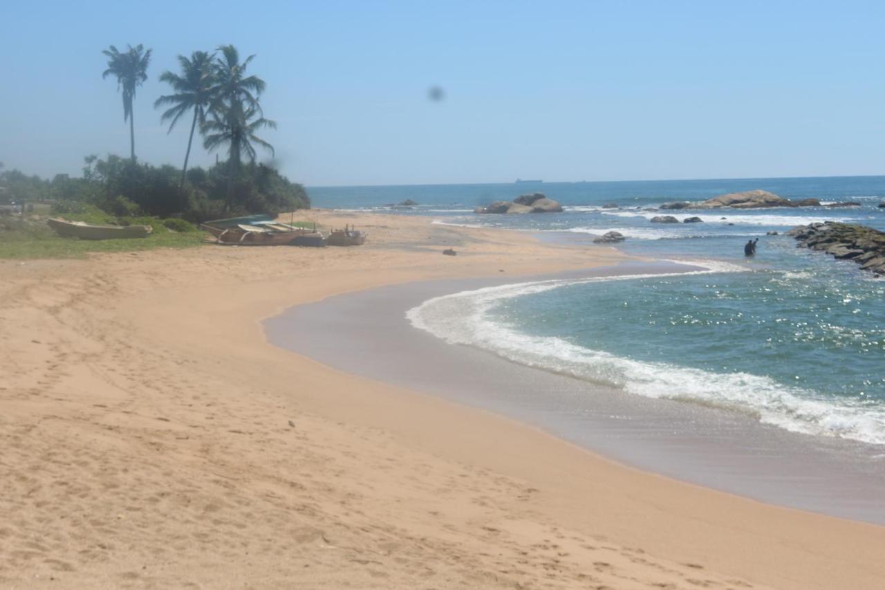 Hotel Beach Rip Rap Cabana And Guest Galle Exterior foto