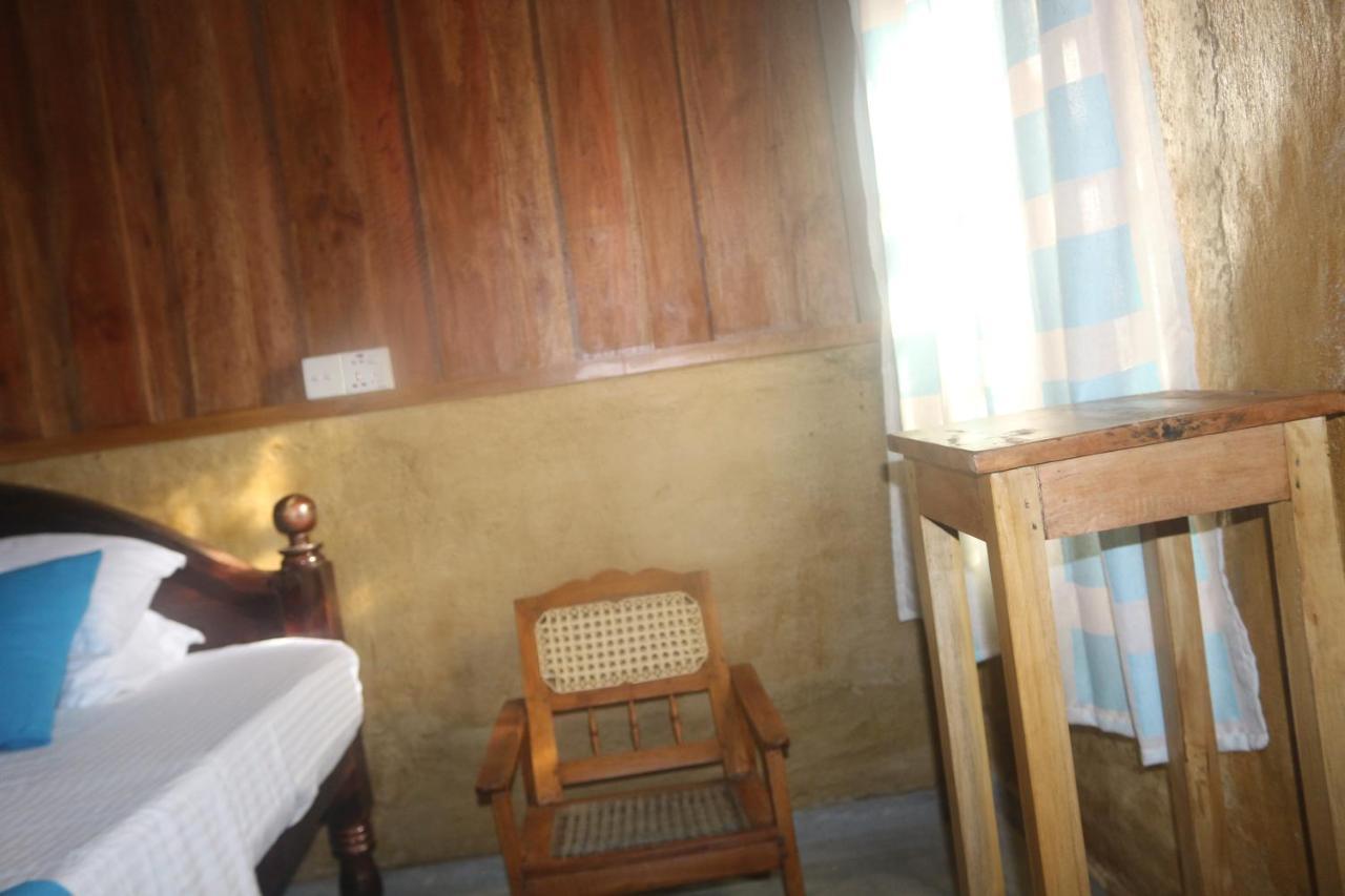 Hotel Beach Rip Rap Cabana And Guest Galle Exterior foto